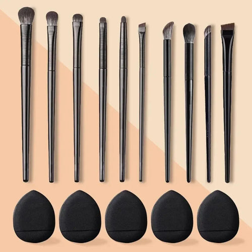 SleepyChic Eyeshadow Brushes 10 Pack Plus 5 FREE Face Sponges