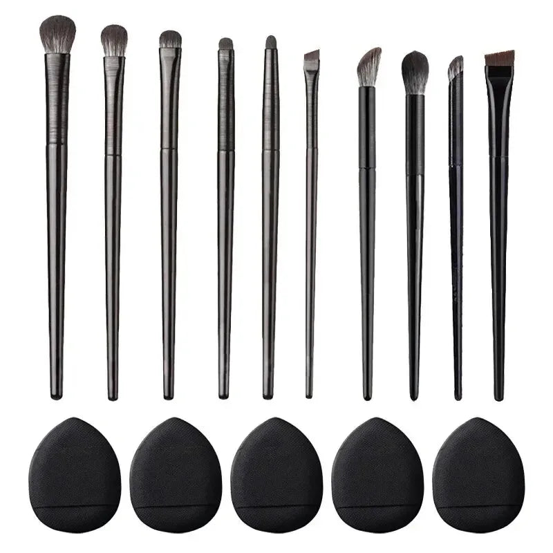SleepyChic Eyeshadow Brushes 10 Pack Plus 5 FREE Face Sponges